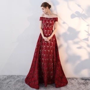 Snygga Fina Burgundy Aftonklänningar 2017 Prinsessa Rosett Av Axeln Halterneck Korta Ärm Långa Formella Klänningar