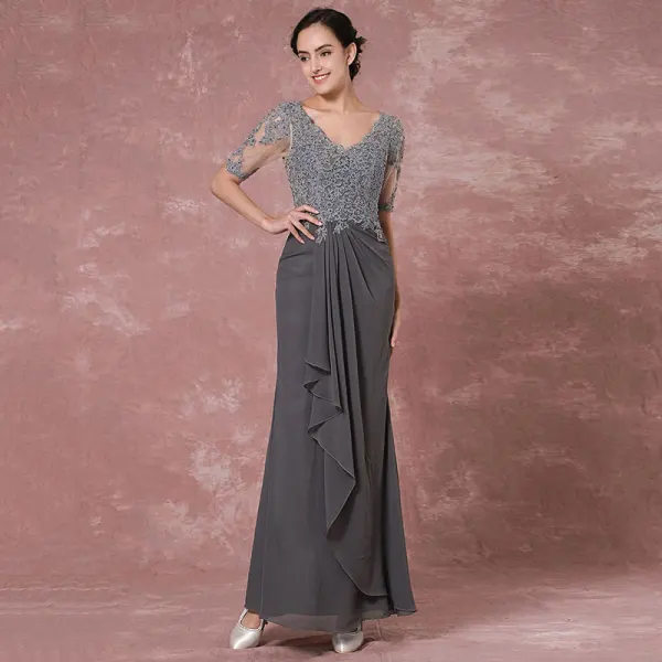 Chic Beautiful Grey Mother Of The Bride Dresses 2018 Trumpet Mermaid Lace Sequins V-Neck