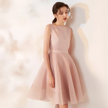 Moderne Mode Rougissant Rose De Retour Robe De Graduation 2018 Princesse Dos Nu Noeud Encolure Dégagée Sans Manches Courte Robe De Ceremonie
