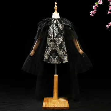 Unique Noire Doré 2 Pièces Robe Ceremonie Fille 2017 Glitter Fleur Plumes Encolure Dégagée Sans Manches Courte Robe Pour Mariage