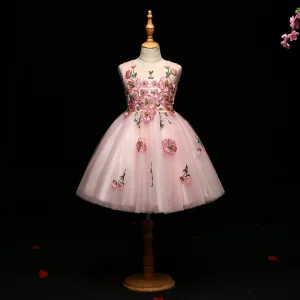 Chic Beautiful Blushing Pink Flower Girl Dresses 2017 Ball Gown Lace Appliques Pearl Scoop Neck Sleeveless Short Wedding Party Dresses