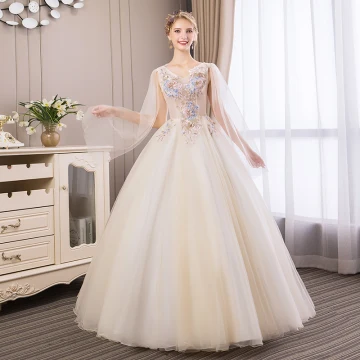 Abordable Champagne Robe De Bal 2018 Robe Boule En Dentelle Fleur Perle Faux Diamant V Cou Dos Nu Sans Manches Longue Robe De Ceremonie
