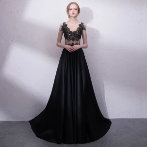 Elegant Svart Selskapskjoler 2018 Prinsesse Blonder V Hals Uten Ermer Domstol Tog Formelle Kjoler
