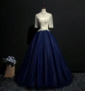 Élégant Bleu Marine Robe De Bal 2018 Robe Boule En Dentelle Appliques Encolure Dégagée Dos Nu 1 2 Manches Longue Robe De Ceremonie