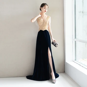 Elegante Donkerblauwe Avondjurken 2019 Trompet Zeemeermin Kralen Kwast Rhinestone V Hals Ruglooze Mouwloos Sweep Trein Gelegenheid Jurken