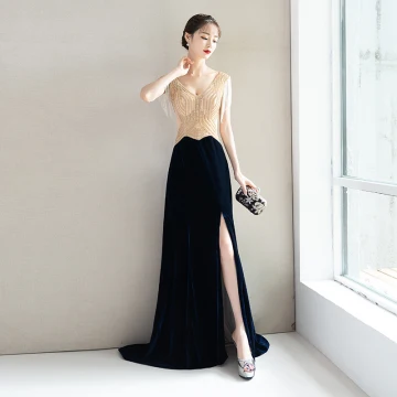 Élégant Bleu Marine Robe De Soirée 2019 Trompette Sirène Perlage Gland Faux Diamant V Cou Dos Nu Sans Manches Train De Balayage Robe De Ceremonie