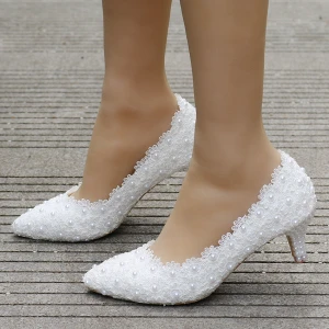Charming Ivory Wedding Shoes 2018 Lace Pearl 5 Cm Stiletto Heels Pointed Toe Wedding Pumps