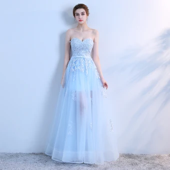 Chic Belle Bleu Ciel Robe De Bal 2018 Princesse En Dentelle Appliques Ceinture Amoureux Dos Nu Sans Manches Transparentes Longue Robe De Ceremonie