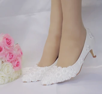 Chic Beautiful White Wedding Shoes 2018 Pearl Appliques 3 Cm Low Heel Stiletto Heels Pointed Toe Wedding Pumps