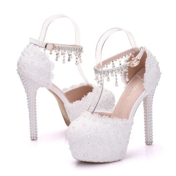 Élégant Blanche Chaussure De Mariée 2018 Bride Cheville En Dentelle Faux Diamant Perle Gland 14 Cm Talons Aiguilles À Bout Rond Mariage Talons Hauts