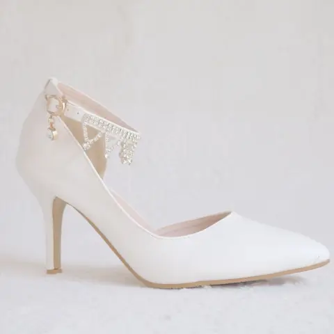 Modest / Simple White Wedding Shoes 2018 Rhinestone 8 cm Stiletto Heels Pointed Toe Wedding High Heels