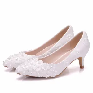 Chic Beautiful White Wedding Shoes 2018 Lace Flower Pearl 5 Cm Stiletto Heels Pointed Toe Wedding Pumps