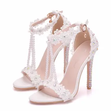 Charmant Witte Bruidsschoenen 2018 Kant Bloem Rhinestone Enkelband Parel T Strap 9 Cm Naaldhakken Stiletto Peep Toe Huwelijk Hoge Hakken
