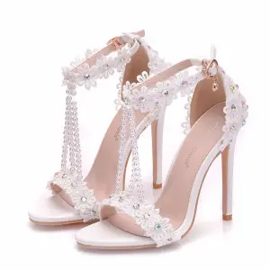 Charmant Blanche Chaussure De Mariée 2018 T Strap En Dentelle Fleur Perle Faux Diamant Bride Cheville 11 Cm Talons Aiguilles Peep Toes Bout Ouvert Mariage Talons Hauts