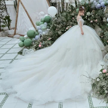 Luxury Gorgeous White Wedding Dresses Ball Gown 2021 Scoop Neck Beading Pearl Short Sleeve Backless Royal Train Wedding
