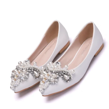 Moderne Mode Blanche Désinvolte Chaussures Femmes 2018 Perle Faux Diamant À Bout Pointu Plate