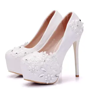 Modern Fashion White Wedding Shoes 2018 Appliques Lace Pearl Rhinestone 14 Cm Stiletto Heels Round Toe Wedding Pumps