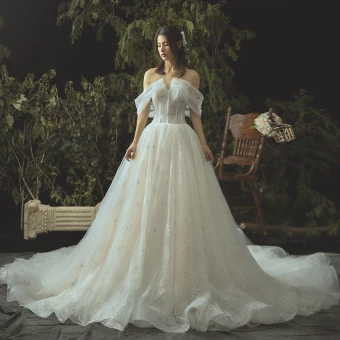 Charmant Ivory Creme Durchsichtige Korsett Brautkleider Hochzeitskleider 2019 A Linie Spitze Blumen Off Shoulder Ärmellos Rückenfreies Kapelle Schleppe