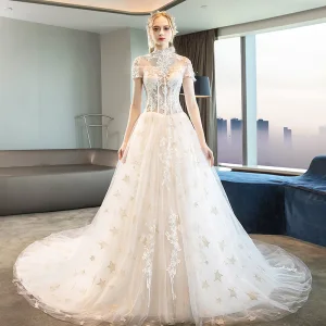 Moderne Mode Ivoire Corset Robe De Mariée 2018 Princesse Appliques En Dentelle Étoile Col Haut Manches Courtes Cathedral Train
