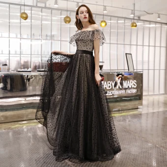 Élégant Noire Tachetée Robe De Bal 2019 Princesse De L Épaule Manches Courtes Dos Nu Longue Robe De Ceremonie