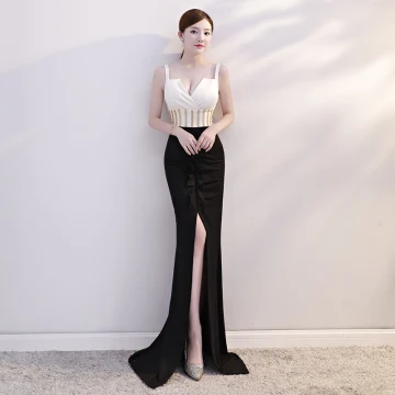 Sexy Noire Robe De Soirée 2019 Trompette Sirène Perlage Bretelles Spaghetti Sans Manches Dos Nu Train De Balayage Robe De Ceremonie