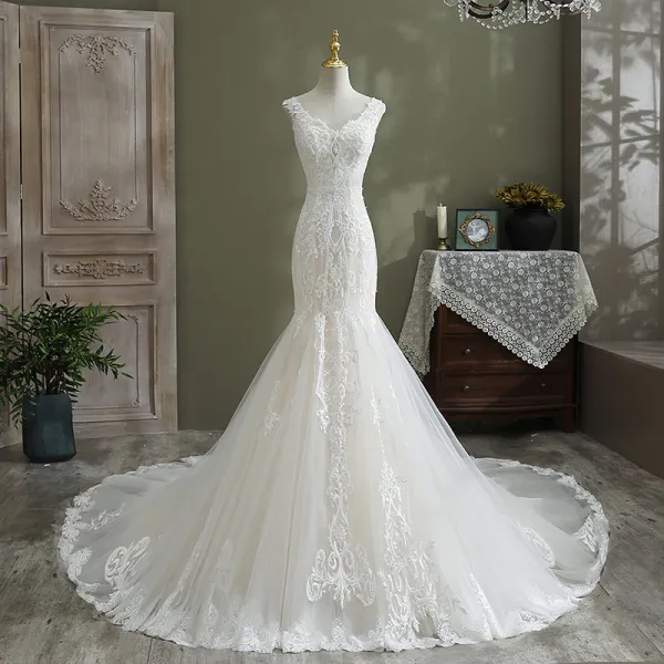 Charming Ivory Trumpet / Mermaid Wedding Dresses 2021 V-Neck Sleeveless Backless Lace Flower Court Train Wedding