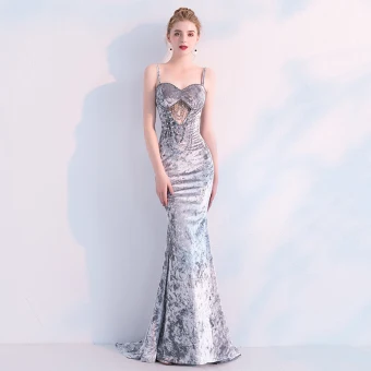 Sexy Argenté Robe De Soirée 2019 Trompette Sirène Daim Perlage Perle Bretelles Spaghetti Sans Manches Dos Nu Train De Balayage Robe De Ceremonie