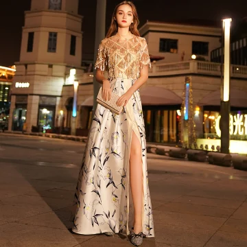 Élégant Doré Robe De Soirée 2019 Princesse Encolure Dégagée Perlage Paillettes Gland Manches Courtes Fendue Devant Impression Longue Robe De Ceremonie