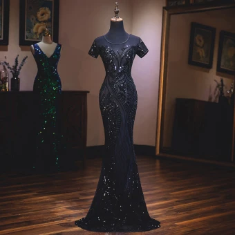 Élégant Noire Robe De Soirée 2019 Trompette Sirène Encolure Dégagée Perlage Paillettes Manches Courtes Dos Nu Train De Balayage Robe De Ceremonie