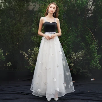 Modern Fashion White Evening Dresses 2019 A Line Princess Spaghetti Straps Sleeveless Backless Appliques Floor Length Long Formal Dresses