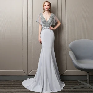 Sexy Argenté Robe De Soirée 2018 Trompette Sirène Cristal Faux Diamant Perlage Perle Paillettes V Cou Dos Nu Manches Courtes Train De Balayage Robe De Ceremonie