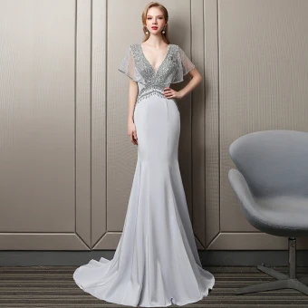 Sexy Argenté Robe De Soirée 2018 Trompette Sirène Cristal Faux Diamant Perlage Perle Paillettes V Cou Dos Nu Manches Courtes Train De Balayage Robe De Ceremonie