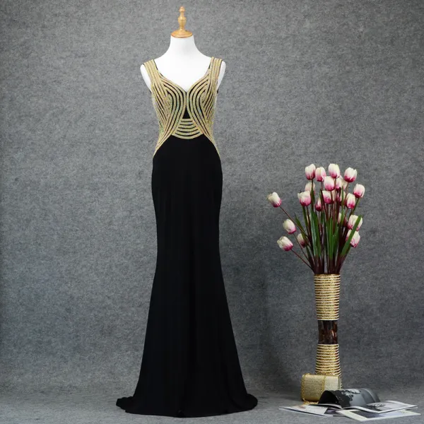 Chic Beautiful Black Gold Evening Dresses 2019 Trumpet Mermaid V Neck  Rhinestone Sleeveless Backless Sweep Train Formal Dresses