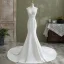 Élégant Ivoire Trompette / Sirène Satin Robe De Mariée 2021 Encolure Dégagée Sans Manches Perlage En Dentelle Fleur Chapel Train Mariage