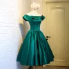 Vintage / Retro Dark Green Homecoming Graduation Dresses 2019 A-Line / Princess Off-The-Shoulder Ruffle Short Sleeve Backless Short Formal Dresses