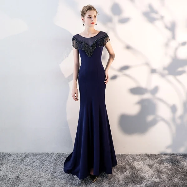 Chic / Belle Bleu Marine Robe De Soirée 2019 Trompette / Sirène Encolure Dégagée Perlage Gland Sans Manches Robe De Ceremonie