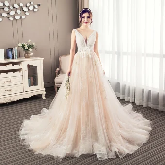 Sexy Champagne Robe De Mariée 2019 Princesse Encolure Dégagée En Dentelle Fleur Sans Manches Dos Nu Chapel Train