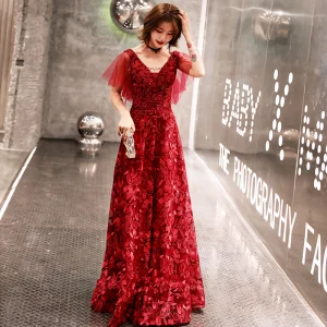 Charmant Bordeaux Robe De Soirée 2019 Princesse V Cou En Dentelle Perlage Cristal Manches Courtes Dos Nu Longue Robe De Ceremonie