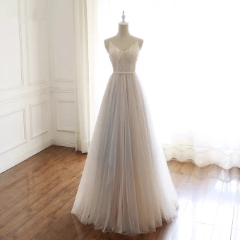 Moderne Mode Champagne Robe De Bal 2019 Princesse Bretelles Spaghetti V Cou Perlage Paillettes Sans Manches Dos Nu Noeud Longue Robe De Ceremonie