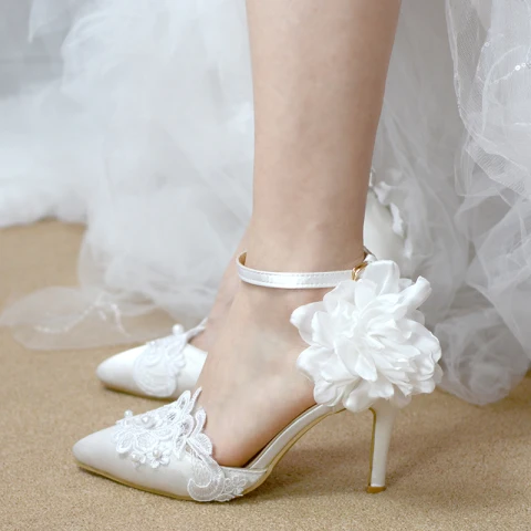 Schöne Ivory / Creme Brautschuhe 2019 Applikationen Knöchelriemen Spitze Blumen Perle 6 cm Stilettos Spitzschuh Hochzeit Hochhackige