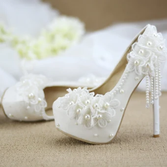 Chic Beautiful Ivory Wedding Shoes 2019 Appliques Pearl Tassel 14 Cm Stiletto Heels Round Toe Wedding Pumps