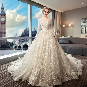 Luxe Beige Robe De Mariée 2019 Princesse Encolure Dégagée Perlage Perle Paillettes En Dentelle Fleur Manches Longues Dos Nu Royal Train