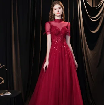 Élégant Bordeaux Robe De Soirée 2021 Princesse Col Haut Perlage Paillettes Manches Courtes Dos Nu Longue Robe De Ceremonie