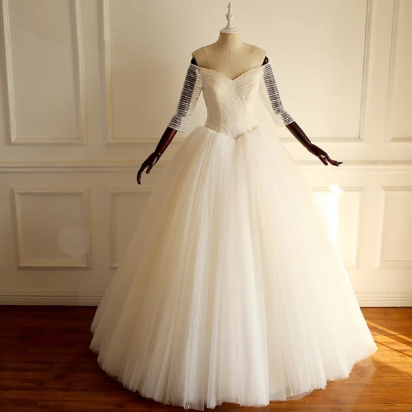 Élégant Champagne Volants Gonflée Robe De Mariée 2018 Robe Boule Fait main Perlage Paillettes Cristal De l'épaule Dos Nu 3/4 Manches Longue Mariage