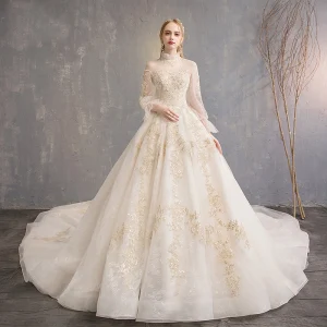 Eleganta Champagne Bröllopsklänningar 2019 Prinsessa Hög Hals Spets Blomma Paljetter Bell Ärmar Halterneck Royal Train