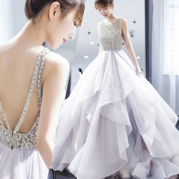 Sexy Witte Trouwjurken 2019 Baljurk Spaghettibandjes Rhinestone Mouwloos Ruglooze Cascading Ruches Lange
