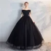 Affordable Black Puffy Quinceañera Prom Dresses 2018 Ball Gown Lace Flower Beading Pearl Tassel Off-The-Shoulder Backless Short Sleeve Floor-Length / Long