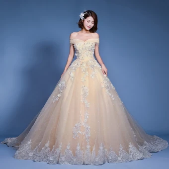 Lyx Champagne Bröllopsklänningar 2019 Prinsessa Av Axeln Appliqués Spets Blomma Paljetter Ärmlös Halterneck Royal Train
