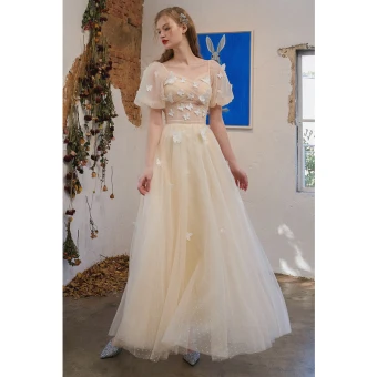 Charmant Champagne Papillon Robe De Bal 2021 Princesse Encolure Carrée Manches Courtes Dos Nu Longue Robe De Ceremonie