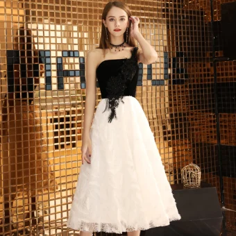 Chic Beautiful Black Evening Dresses 2019 A Line Princess One Shoulder Lace Suede Sleeveless Backless Tea Length Formal Dresses